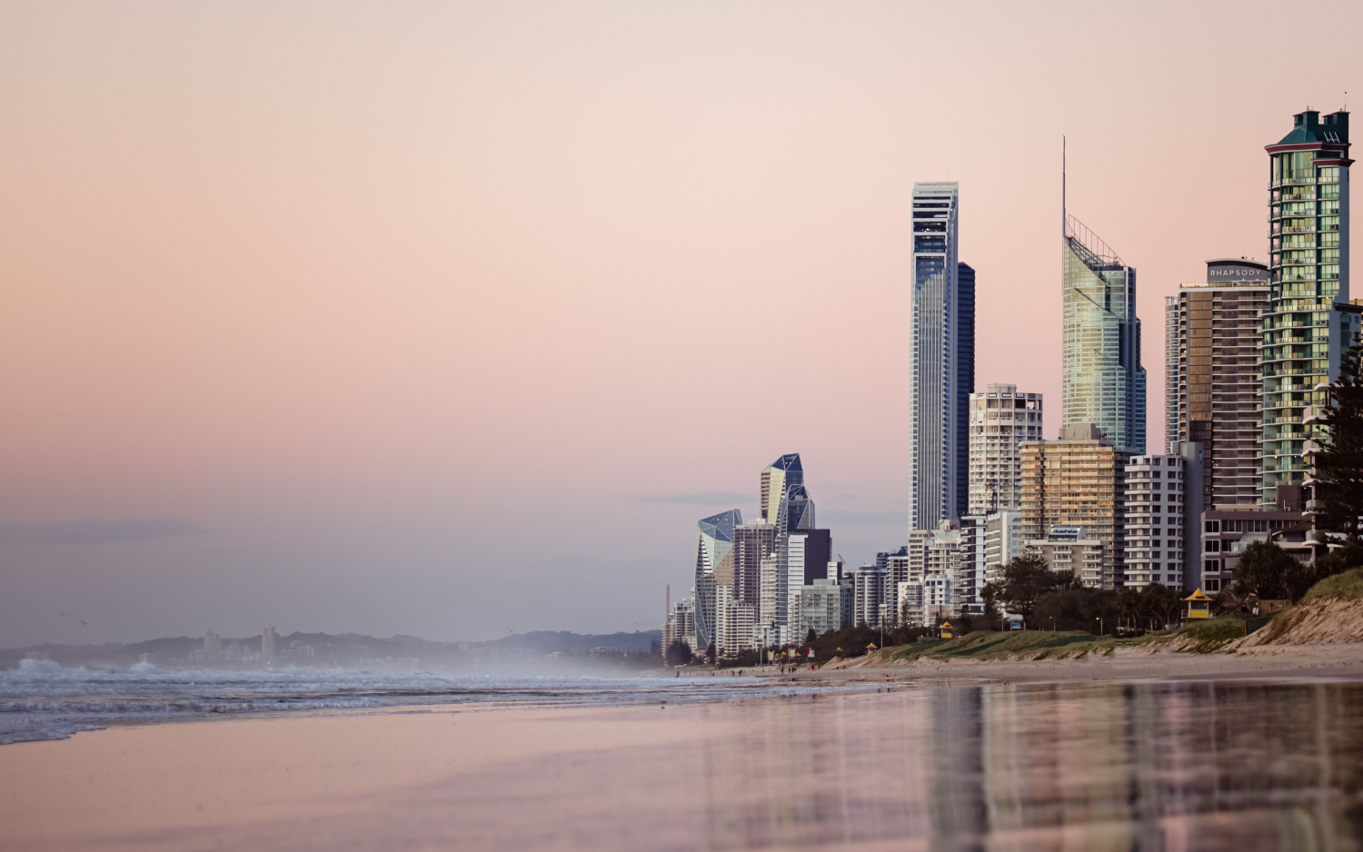 gold-coast-city-skyline-5j-building-banner gold-coast-city-skyline-5j-building-banner